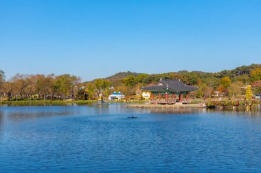 Buyeo, Kore 'deki Gungnamji Gölü' ndeki Pavilion.