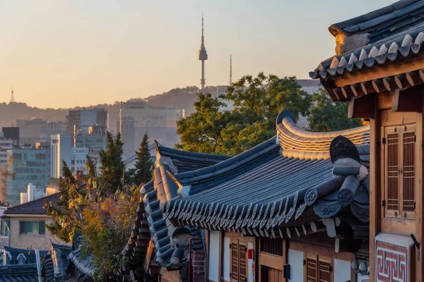 Πύργος Namsan Θέα Από Χωριό Bukchon Hanok Στη Σεούλ Δημοκρατία — Φωτογραφία Αρχείου