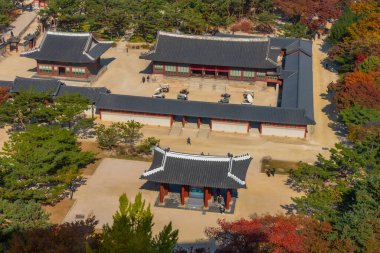 Kore, Seul 'deki Deoksugung Sarayı' nın havadan görünüşü.