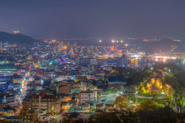 Mokposisa 'nın Mokpo, Kore' deki gece manzarası.