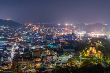Mokposisa 'nın Mokpo, Kore' deki gece manzarası.