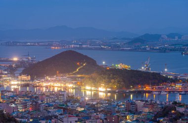 Kore Cumhuriyeti 'nin Mokpo limanının gece görüşü
