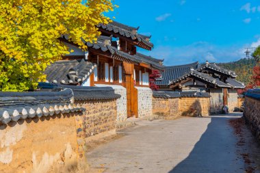 Kore Cumhuriyeti 'nin Hahoe köyündeki Bukchon malikanesinde.