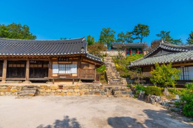 Kore Cumhuriyeti 'nin Yangdong köyündeki Mucheomdang Salonu.