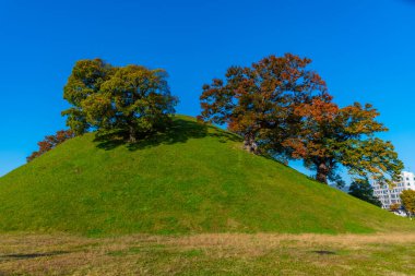 Kore Cumhuriyeti 'nin Gyeongju şehrinde Seobongchong mezarları gömüldü.
