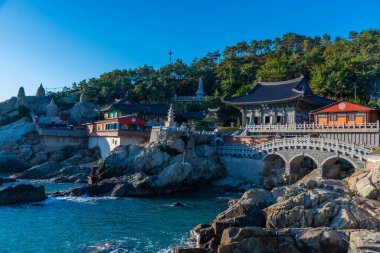 Kore Cumhuriyeti Busan 'daki Haedong Yonggungsa tapınağı.