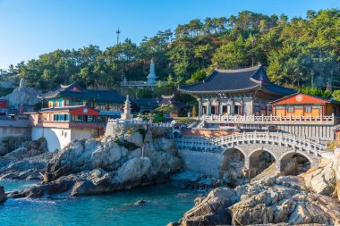 Kore Cumhuriyeti Busan 'daki Haedong Yonggungsa tapınağı.
