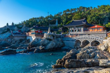 Kore Cumhuriyeti Busan 'daki Haedong Yonggungsa tapınağı.
