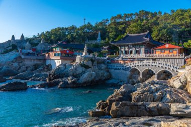 Kore Cumhuriyeti Busan 'daki Haedong Yonggungsa tapınağı.
