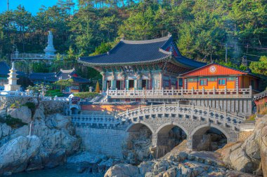 Kore Cumhuriyeti Busan 'daki Haedong Yonggungsa tapınağı.