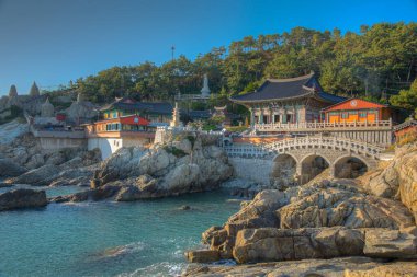 Kore Cumhuriyeti Busan 'daki Haedong Yonggungsa tapınağı.