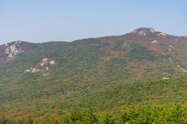分散在大韩民国釜山Geumjeongsan山的Geumjeong要塞遗址 — 图库照片