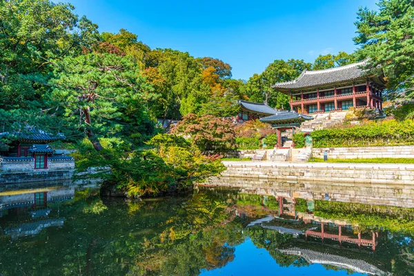 Traditionelles Gebäude Bei Buyongji Pond Innerhalb Des Geheimen Gartens Des — Stockfoto