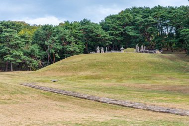 Kore, Seul yakınlarında Donggureung kraliyet mezarı kompleksi