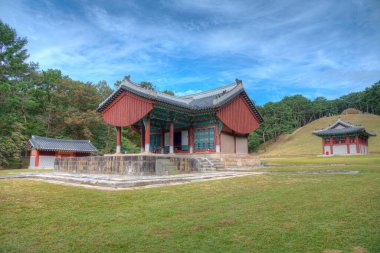 Kore, Seul yakınlarında Donggureung kraliyet mezarı kompleksi