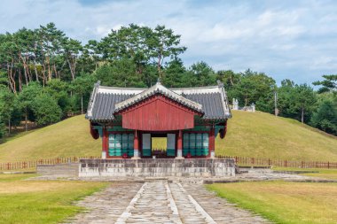 Kore, Seul yakınlarında Donggureung kraliyet mezarı kompleksi
