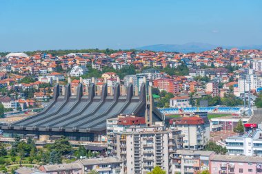Kosova 'da Gençlik ve Spor Sarayı ile Prishtina' nın Manzarası