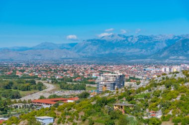 Arnavutluk 'taki Rozafa şatosundan Shkoder' in hava manzarası