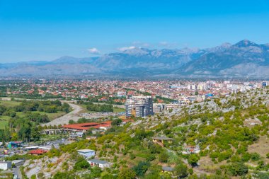 Arnavutluk 'taki Rozafa şatosundan Shkoder' in hava manzarası