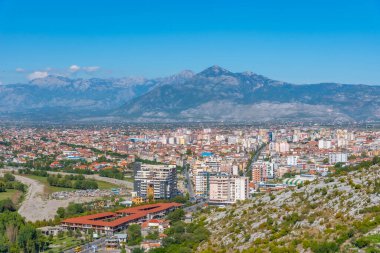 Arnavutluk 'taki Rozafa şatosundan Shkoder' in hava manzarası