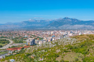 Arnavutluk 'taki Rozafa şatosundan Shkoder' in hava manzarası