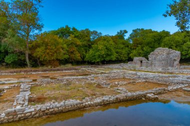 Arnavutluk 'taki Butrint Ulusal Parkı' ndaki Triconch Sarayı