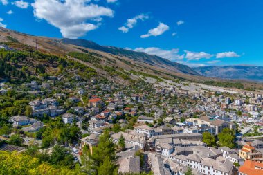Arnavutluk 'un eski Cirokaster kentinin hava manzarası