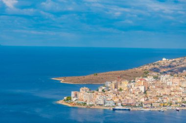 Arnavutluk 'ta Sarande' nin havadan görünüşü