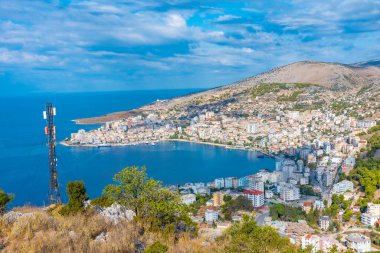 Arnavutluk 'ta Sarande' nin havadan görünüşü