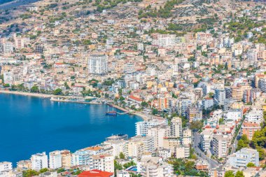 Arnavutluk 'ta Sarande' nin havadan görünüşü