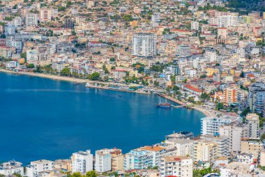Arnavutluk 'ta Sarande' nin havadan görünüşü