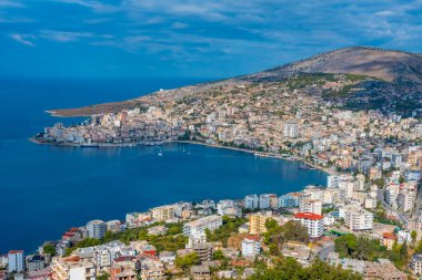 Arnavutluk 'ta Sarande' nin havadan görünüşü