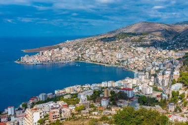 Arnavutluk 'ta Sarande' nin havadan görünüşü