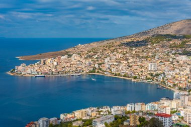 Arnavutluk 'ta Sarande' nin havadan görünüşü