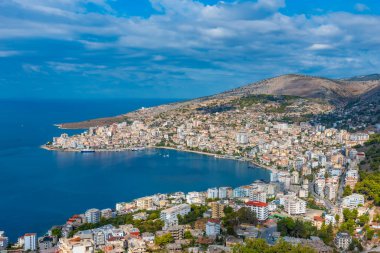 Arnavutluk 'ta Sarande' nin havadan görünüşü