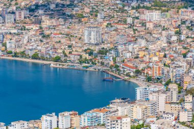 Arnavutluk 'ta Sarande' nin havadan görünüşü