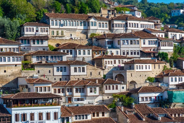 Традиційні Будинки Бераті Місто Тисячами Вікон Албанії — стокове фото