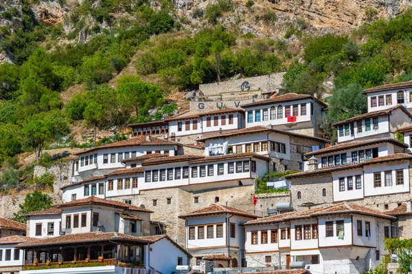 Rumah Tradisional Berat Alias Kota Seribu Jendela Albania — Stok Foto