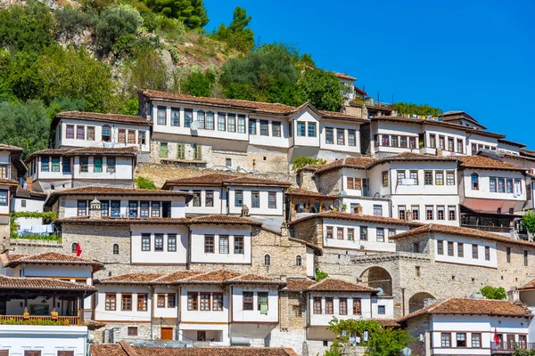 Rumah Tradisional Berat Alias Kota Seribu Jendela Albania — Stok Foto