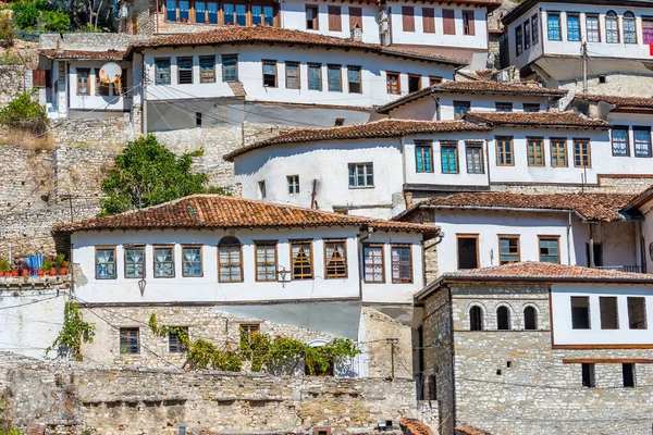 Традиционные Дома Городе Берат Тысяча Окон Албании — стоковое фото
