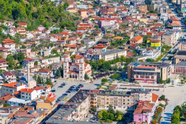 Arnavutluk 'un Berat kentinde önde gelen cami ve Saint Demetrius katedrali