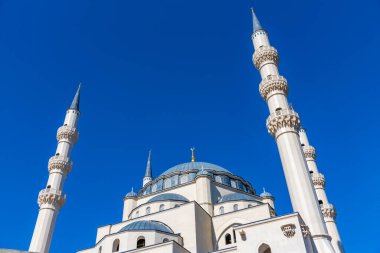 Arnavutluk 'un Tiran kentindeki Namazgjah Camii