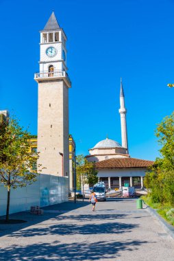 Arnavutluk 'un Tiran kentindeki Ethem bey cami ve saat kulesi