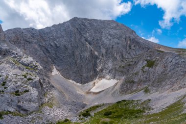 Bulgaristan 'ın Pirin Milli Parkı' ndaki Vihren zirvesi ikinci en yüksek zirvesi