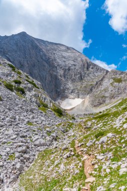Bulgaristan 'ın Pirin Milli Parkı' ndaki Vihren zirvesi ikinci en yüksek zirvesi