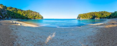 Yeni Zelanda 'daki Abel Tasman Ulusal Parkı' nda Te Pêea Körfezi