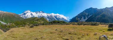 Yeni Zelanda 'daki Aoraki Dağı' ndaki Sefton Dağı / Cook Dağı Ulusal Parkı