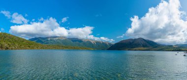 Yeni Zelanda 'daki Rotoiti Gölü manzarası