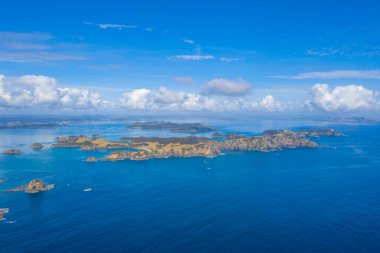 Yeni Zelanda 'daki Urupukapuka adasının havadan görünüşü
