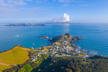 Yeni Zelanda Russell yakınlarındaki Tapeka noktasının havadan görüntüsü